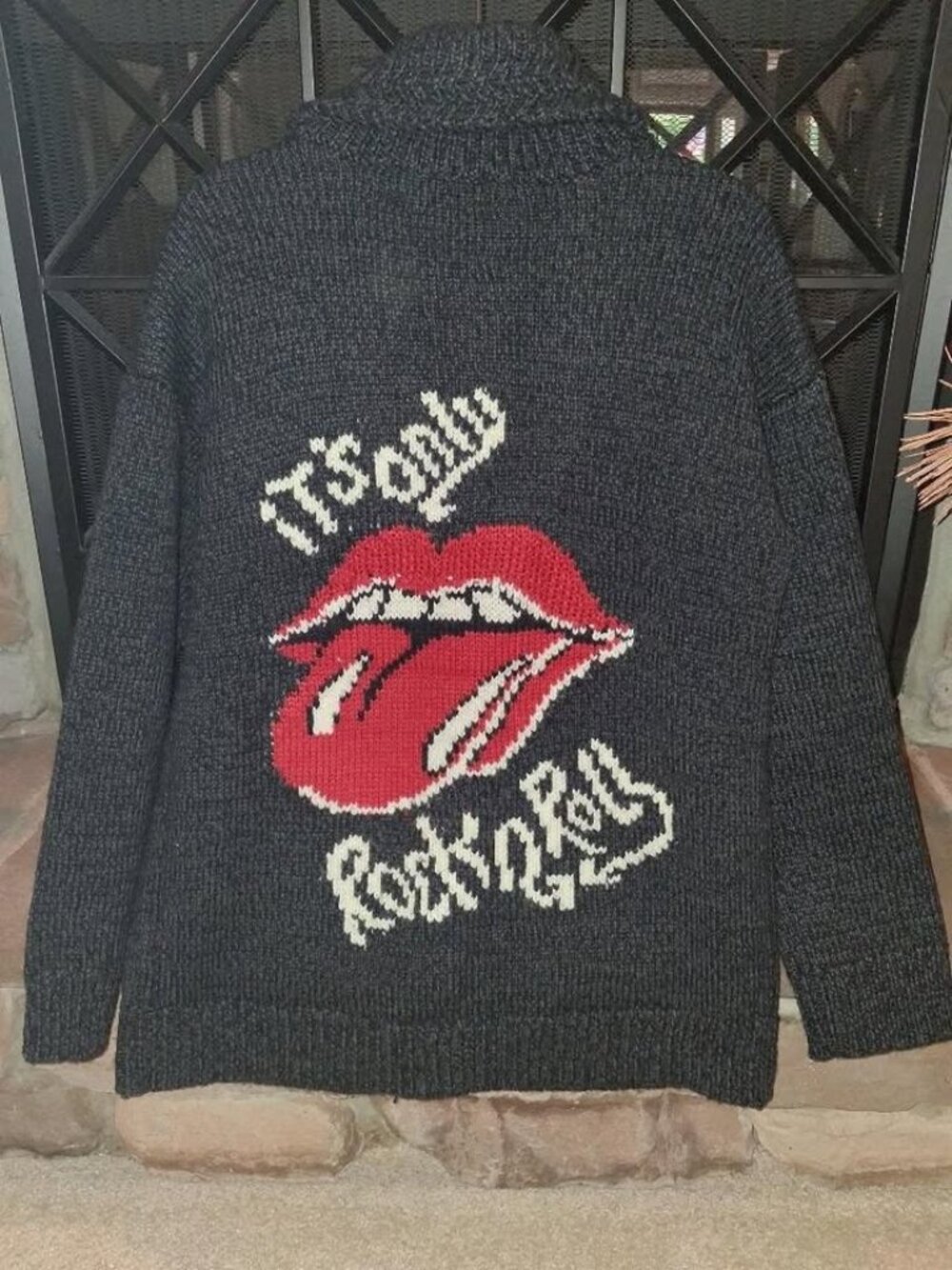 NWT Unisex Rolling Stones Lucky Brand Cardigan - Size Medium